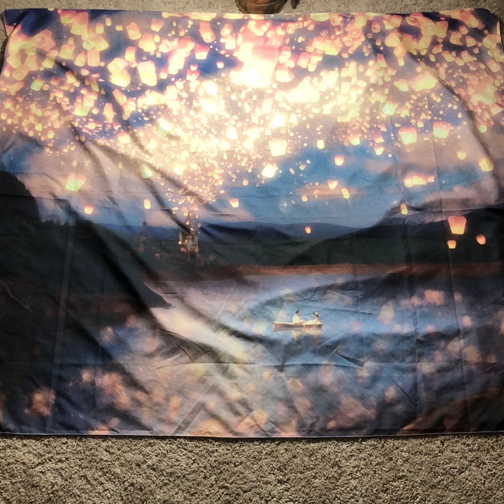 “Lantern wonderland” tapestry!!